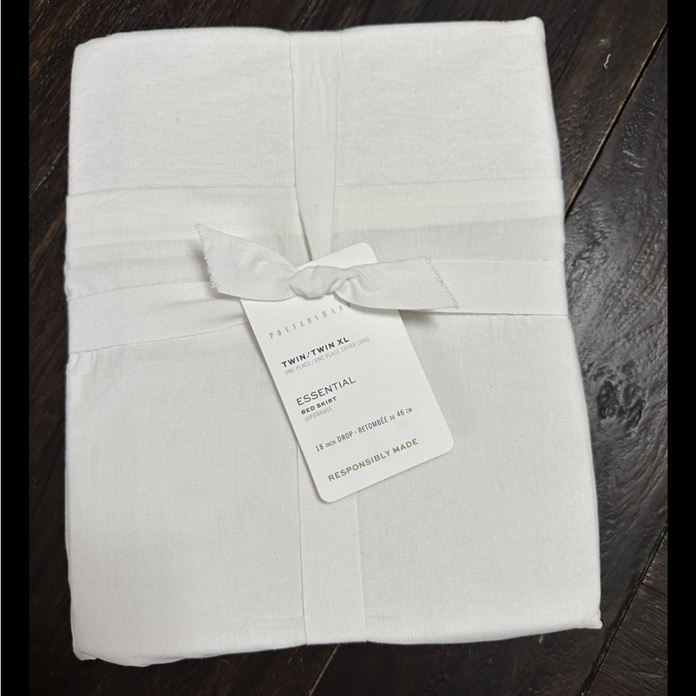 Pottery Barn Essentials  Linen & Cotton White 18" Drop Twin Or XL Bed Skirt